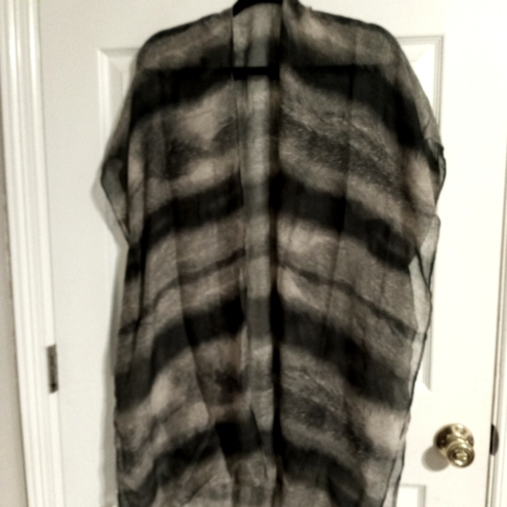 Sheer feather kimono gray onesize